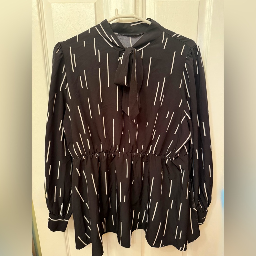 Black and White Striped Top 2XL NWT